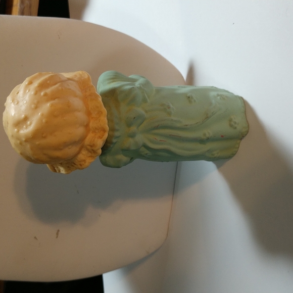 🩸SALE $5.00🩸Vintage Avon Little Dream Girl Glass Figurine Read Description - Picture 5 of 8